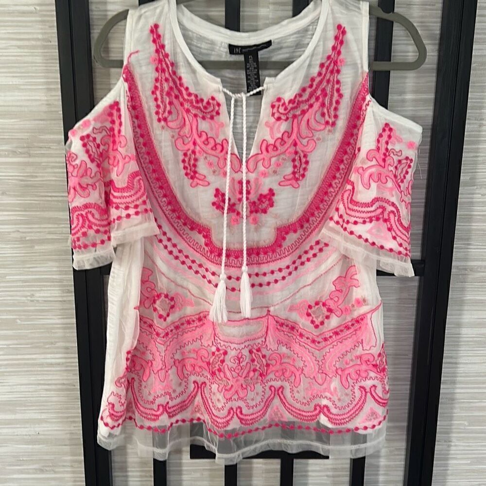 Inc international concepts pink and white Boho embroidered cold shoulder top siz